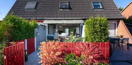 Charmantes Reihenmittelhaus auf Eigenland in ruhiger Lage von Gr&ouml;mitz mit S&uuml;d-Terrasse u. Stellplatz